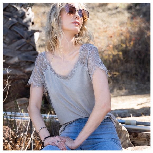 POL Sweetheart Scoop Neck Eyelash Tee - Picture 7 of 16